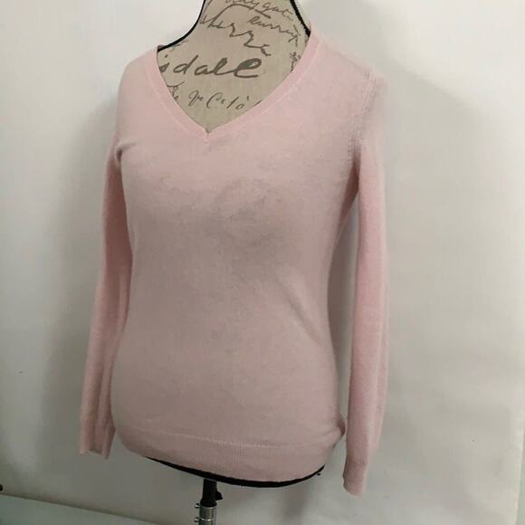 C BY BLOOMINGDALES CASHMERE PINK SWEATER SIZE S‎ - Picture 1 of 3